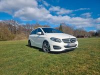 Gebraucht Mercedes B180 122 PS (89 kW) 2017 Weiß Van / Kleinbus