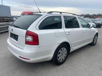 Gebraucht Skoda Octavia Elegance 122 PS (89 kW) 2009 Weiß Kombi