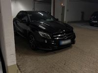 Gebraucht Mercedes GLA250 211 PS (155 kW) 2016 Schwarz SUV