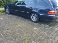 Używany Mercedes E280 190 KM (139 kW) 2005 Czarny Sedan/Limuzyna
