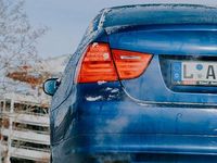 Gebraucht BMW 325 218 PS (160 kW) 2009 Blau Limousine