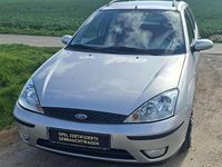 Gebraucht Ford Focus Trend 101 PS (74 kW) 2003 Titan silber Kombi