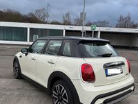 Gebraucht Mini Cooper Classic 136 PS (100 kW) 2022 Weiß Kleinwagen