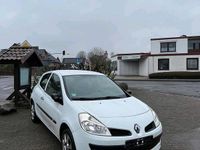 Gebraucht Renault Clio II 65 PS (47 kW) 2008 Weiß Kleinwagen