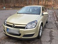 Gebraucht Opel Astra 105 PS (77 kW) 2004 Gold Kleinwagen