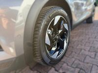 Neu Renault Captur Techno 114 PS (83 kW) 2025 Grau SUV