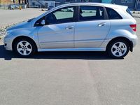 Gebraucht Mercedes B170 116 PS (85 kW) 2009 Silber Van / Kleinbus