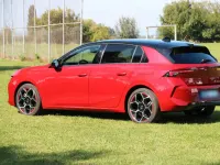 Usata Opel Astra 181 CV (133 kW) 2023 Rosso Utilitaria