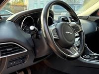 Gebraucht Jaguar XE 179 PS (131 kW) 2017 Rot Limousine