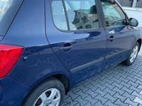 Gebraucht Skoda Fabia 69 PS (50 kW) 2011 Blau Limousine