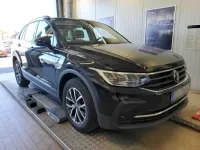 Second-hand VW Tiguan Life 150 CP (110 kW) 2023 Negru SUV