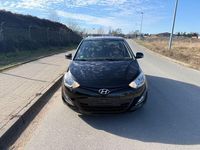 Gebraucht Hyundai i20 Edition 101 PS (74 kW) 2013 Schwarz Kleinwagen