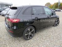 Gebraucht Mercedes B200 Advanced 163 PS (119 kW) 2023 Schwarz Van / Kleinbus
