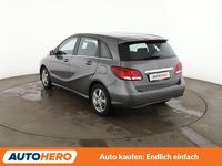 Gebraucht Mercedes B180 Style 122 PS (89 kW) 2017 Grau Van / Kleinbus
