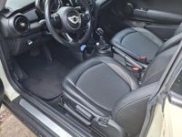 Gebraucht Mini Cooper 136 PS (100 kW) 2016 Weiß Kleinwagen