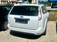 Gebraucht Ford Focus Ghia 145 PS (106 kW) 2008 Silber Limousine