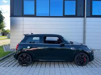 Second-hand Mini John Cooper Works 231 CP (169 kW) 2019 Verde Hatchback