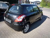 Gebraucht Suzuki Swift Club 94 PS (69 kW) 2012 Schwarz Kleinwagen
