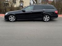 Gebraucht Mercedes E220 AMG line 170 PS (125 kW) 2012 Schwarz Limousine
