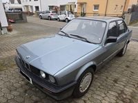 Gebraucht BMW 320 Basis 129 PS (94 kW) 1986 Grau Limousine