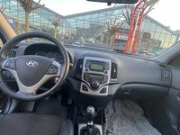 Gebraucht Hyundai i30 Edition 109 PS (80 kW) 2012 Schwarz Kombi