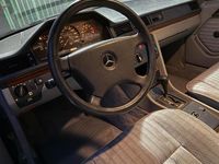 Gebraucht Mercedes E230 134 PS (98 kW) 1992 Limousine