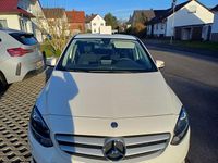 Gebraucht Mercedes B180 109 PS (80 kW) 2017 Weiß Van / Kleinbus