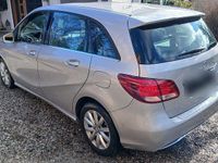 Gebraucht Mercedes B180 109 PS (80 kW) 2015 Silber Van / Kleinbus