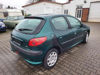 Gebraucht Peugeot 206 60 PS (44 kW) 2004 Grün Limousine