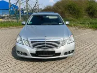 Usado Mercedes E220 Elegance 170 CV (125 kW) 2011 Plateado Berlina