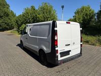 Gebraucht Opel Vivaro S 90 PS (66 kW) 2017 Weiß Van / Kleinbus
