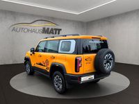 Używany Baic BJ40 234 KM (172 kW) 2025 Pomarańczowy Sedan/Limuzyna