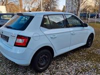 Gebraucht Skoda Fabia Cool Plus 60 PS (44 kW) 2018 Weiß Limousine