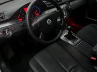 Gebraucht VW Passat 105 PS (77 kW) 2007 Grau Limousine