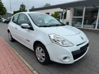 Gebraucht Renault Clio Collection 75 PS (55 kW) 2014 Weiß