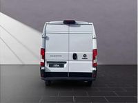 Gebraucht Fiat Ducato 140 PS (102 kW) 2023 Weiß (colore esterno (weiss (pastell))) Van