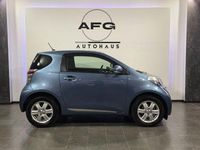 Gebraucht Toyota iQ Basis 68 PS (50 kW) 2011 Blau Kleinwagen