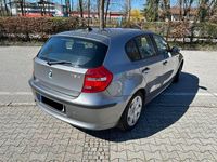 Gebraucht BMW 118 143 PS (105 kW) 2009 Silber Kleinwagen