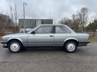 Używany BMW 320 129 KM (94 kW) 1986 Szary Coupe