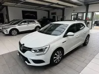 Gebraucht Renault Mégane Life 116 PS (85 kW) 2019 Weiß Limousine
