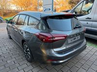 Gebraucht Ford Focus Titanium 155 PS (114 kW) 2025 Grau Limousine