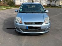 Gebraucht Ford Fiesta 69 PS (50 kW) 2007 Blau Kleinwagen