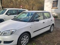 Gebraucht Skoda Fabia 60 PS (44 kW) 2014 Weiß Kleinwagen