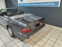 Gebraucht Mercedes E320 220 PS (161 kW) 1995 Grau metallic Cabrio