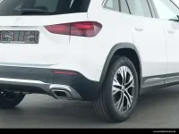 Gebraucht Mercedes GLA180 Progressive 136 PS (100 kW) 2025 Unilack polarweiß SUV