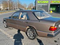 Gebraucht Mercedes E230 132 PS (97 kW) 1990 Braun Limousine