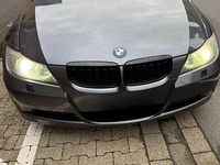 Gebraucht BMW 320 177 PS (130 kW) 2008 Grau Limousine