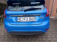 Gebraucht Ford Fiesta Titanium 90 PS (66 kW) 2010 Blau Kleinwagen