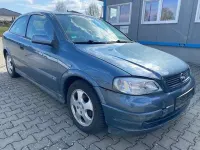 Usado Opel Astra 75 HP (55 kW) 1999 Azul Sedan