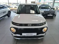Neu Hyundai Inster Select 71 kW (97 PS) 2026 Atlas white / sol Kleinwagen